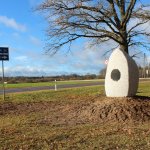 Akmens laikmetam veltītās skulptūras atklāšana Vecatē